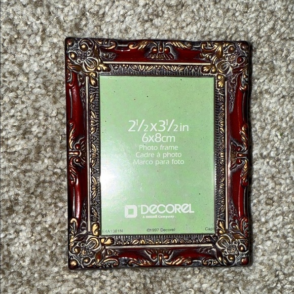 Decorel Vintage 1997 Wooden Ornate Red and Gold Photo Frame - Picture 3 of 7